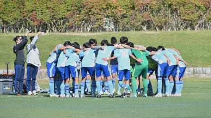 対 向山戦 試合前に円陣を組む