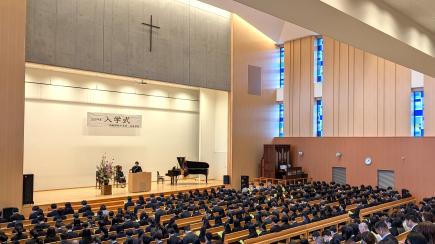 田所宗教主任による聖書朗読と祈祷