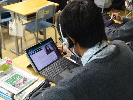 海外と繋がる授業で他の国の勉強にもなります。