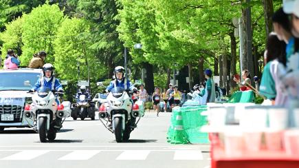 先頭集団が見えてきた