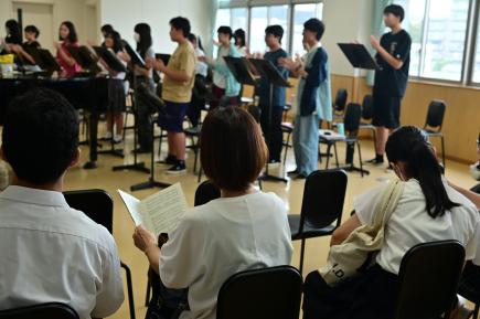 合唱部～きれいなハーモニーに聞き入る