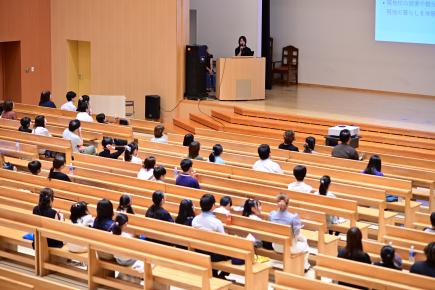 卒業生による発表「私の尚絅の6年間」
